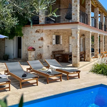 Bepo By Interhome * Jakići